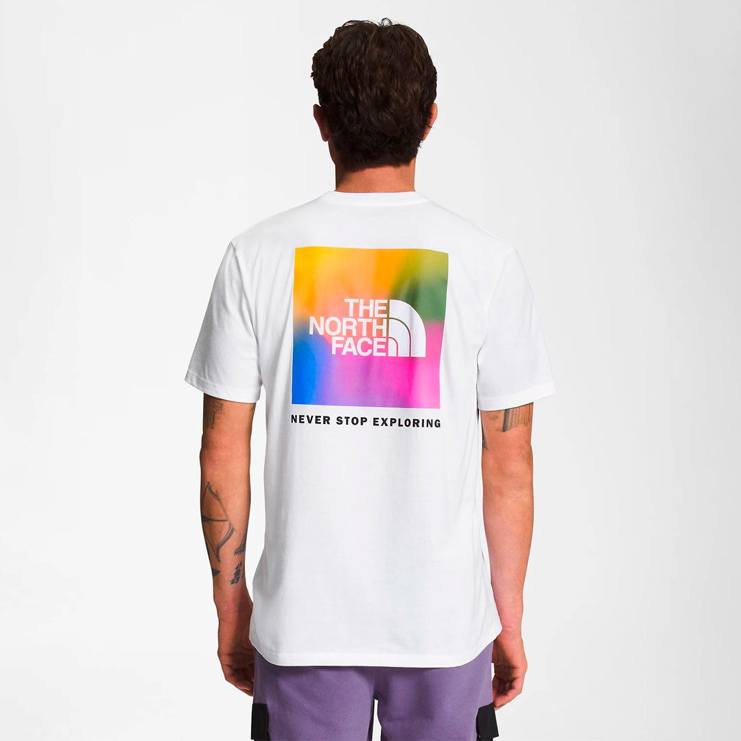 Camiseta the north face NSE pride en blanco