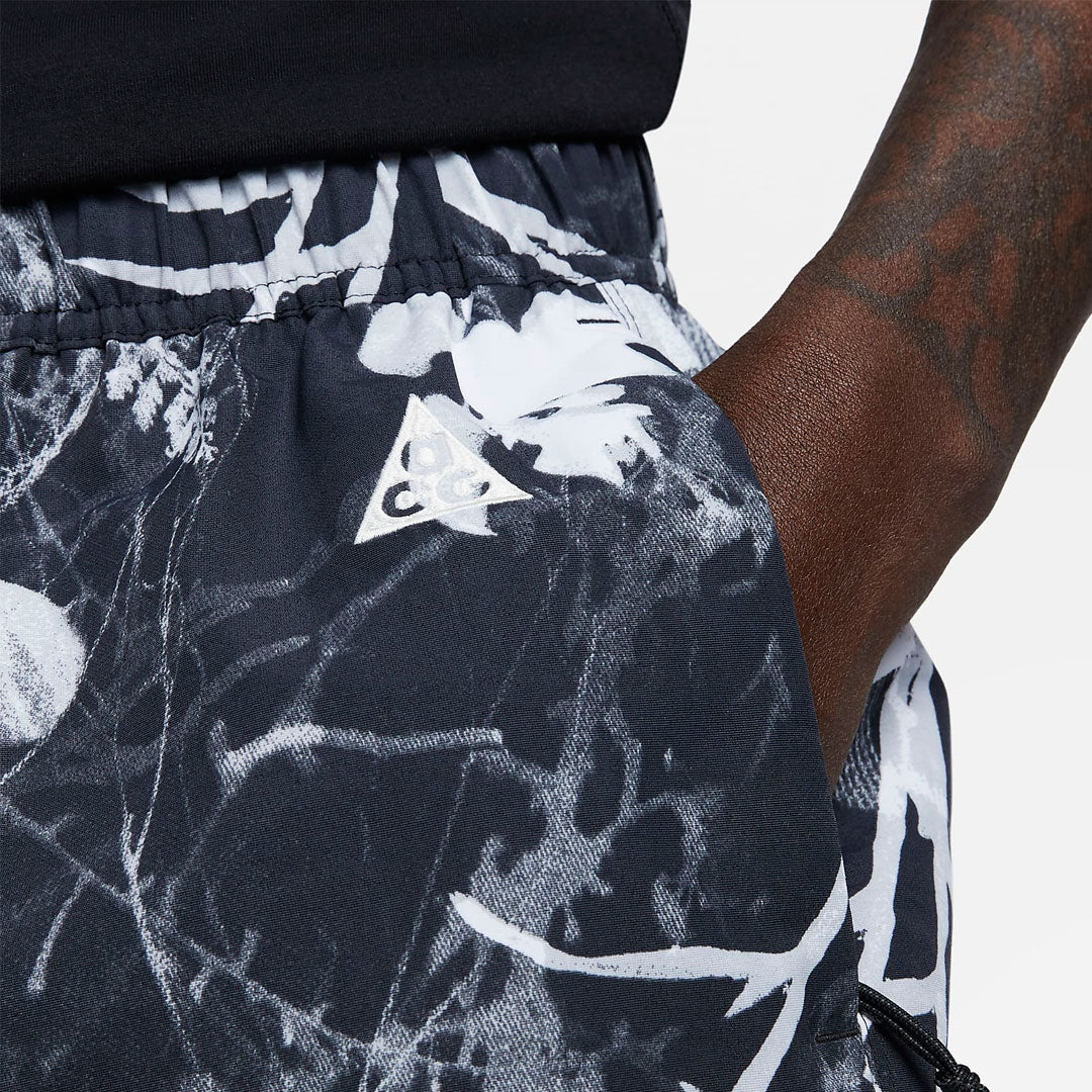 Short Nike ACG con cinturon