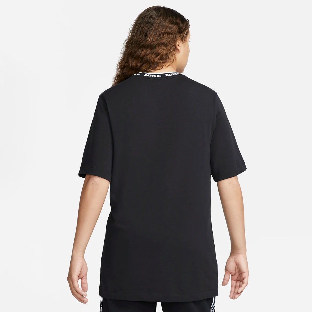 Camiseta Nike Club Lettering