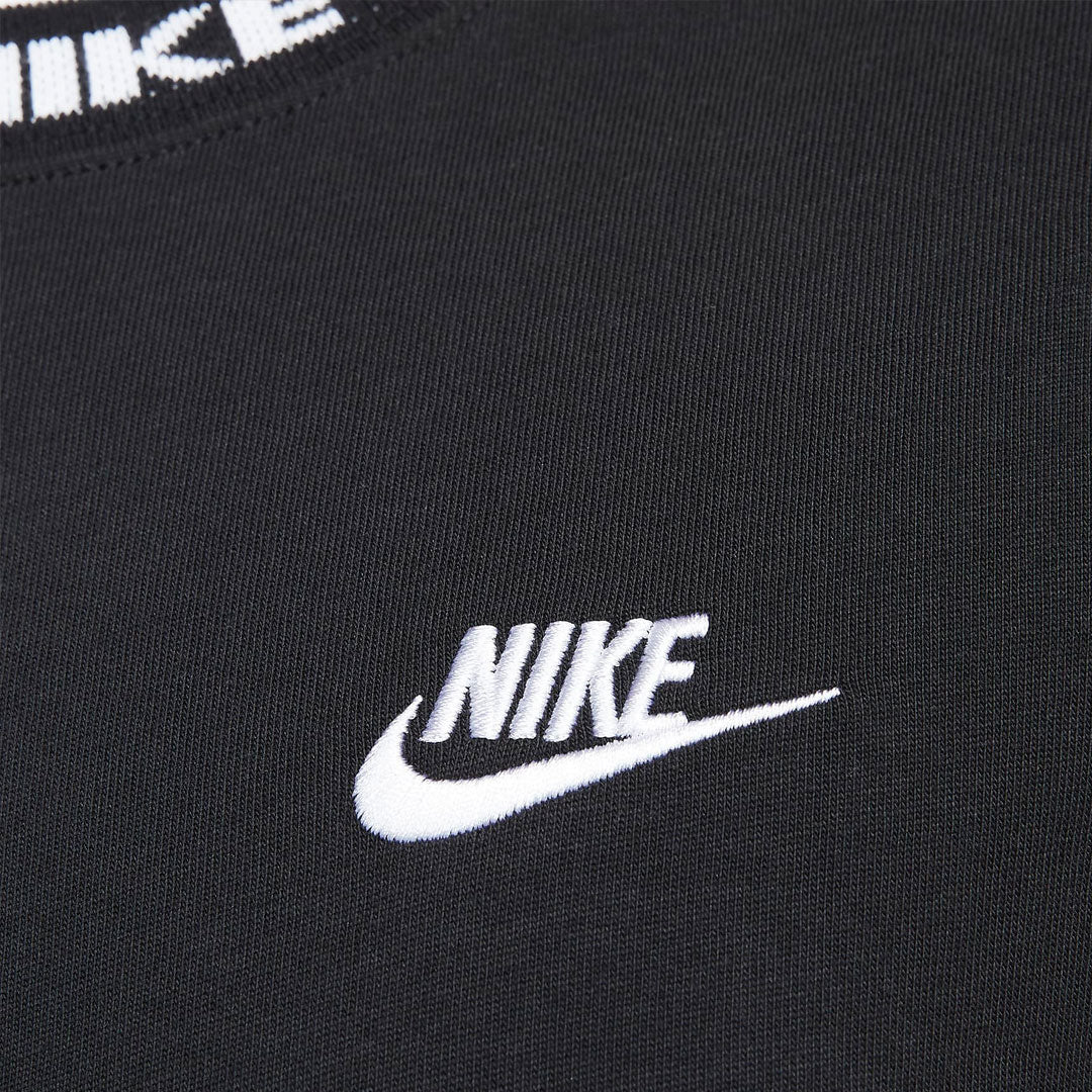 Camiseta Nike Club Lettering