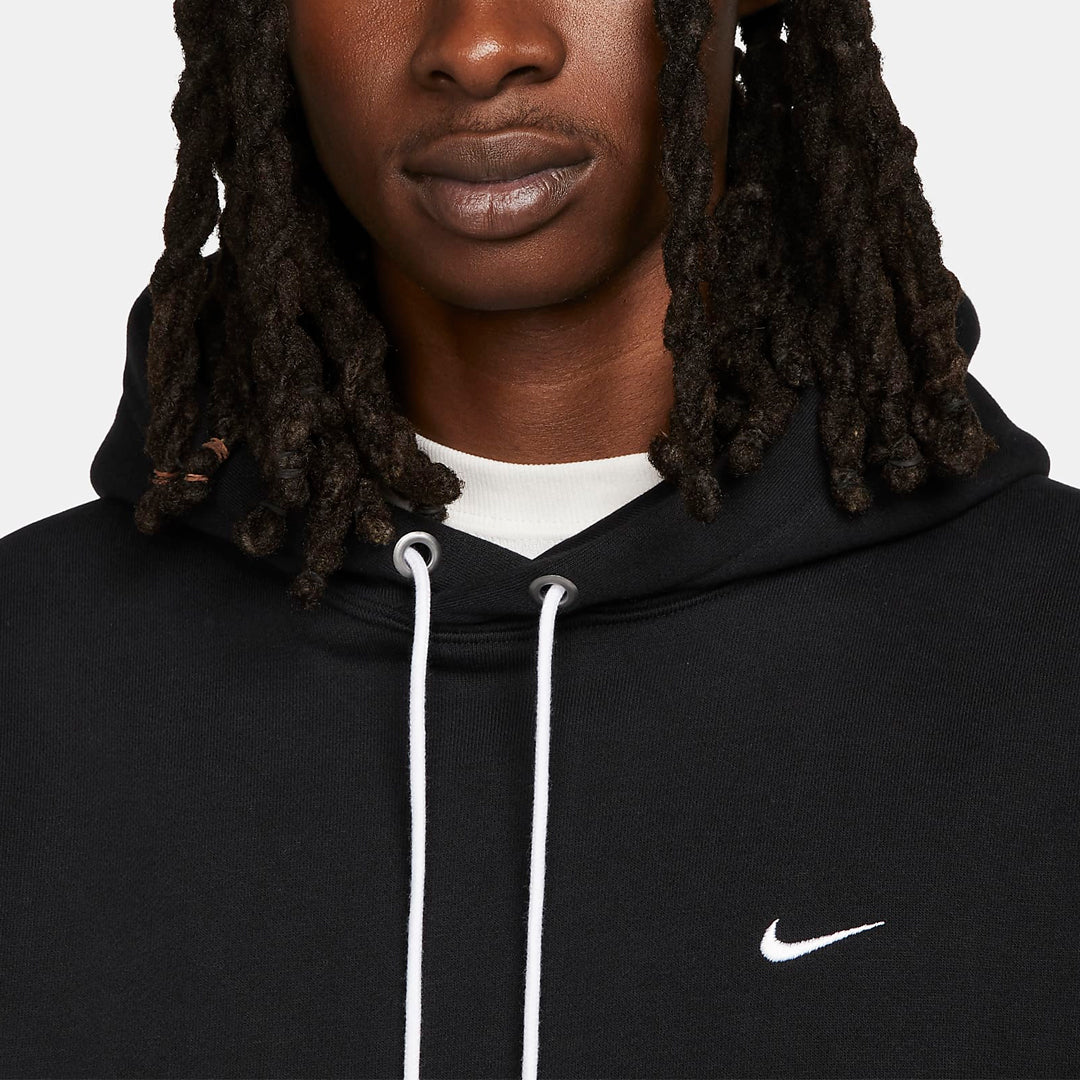 Hoodie Nike Solo Swoosh en negro