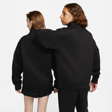 Buzo Nike Solo Swoosh 1/4 zip en negro