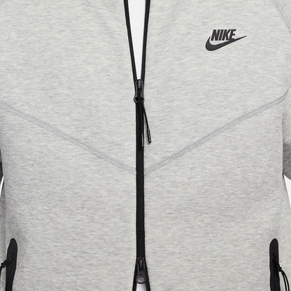 Campera Nike tech en gris