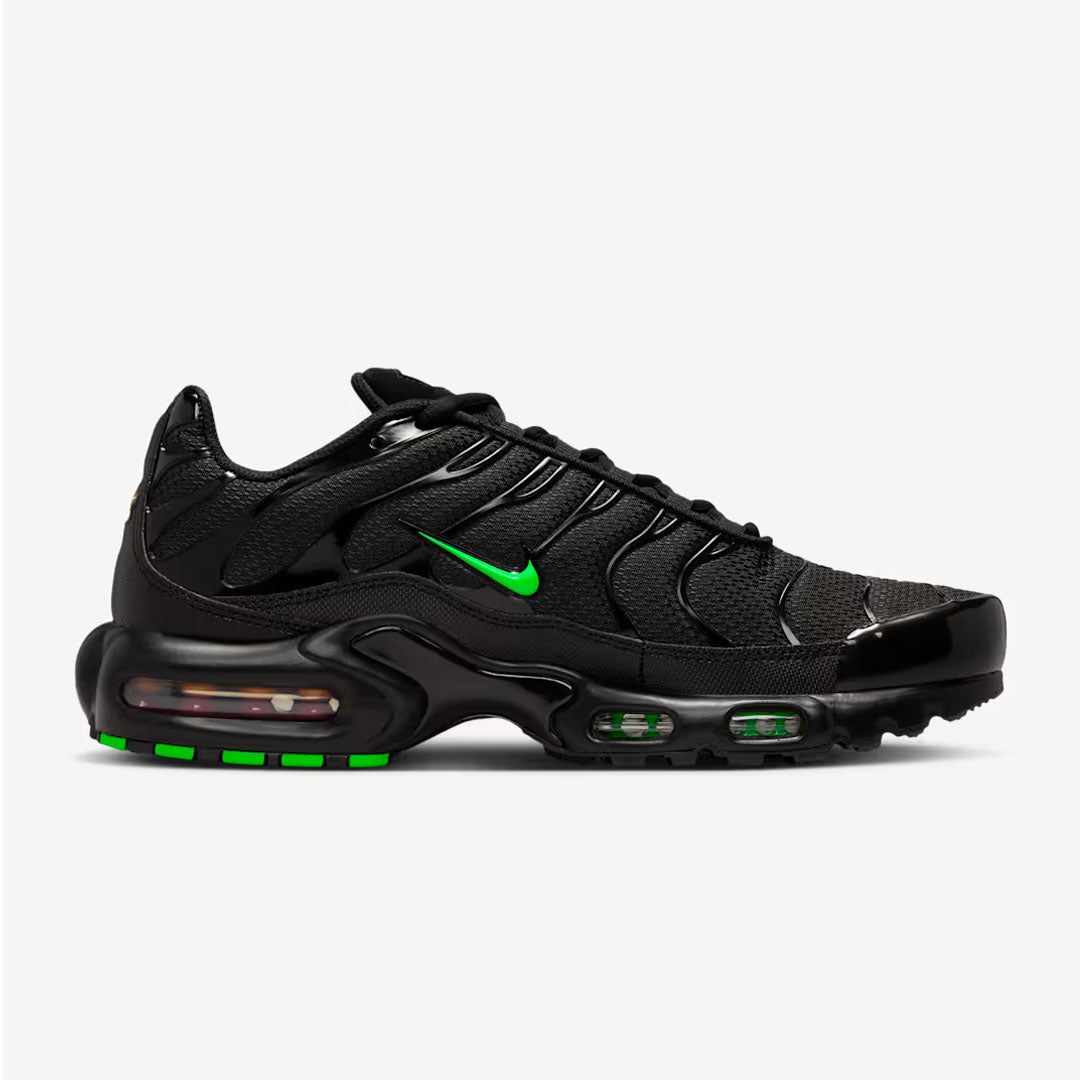 Nike Air Max Plus Black Green Strike