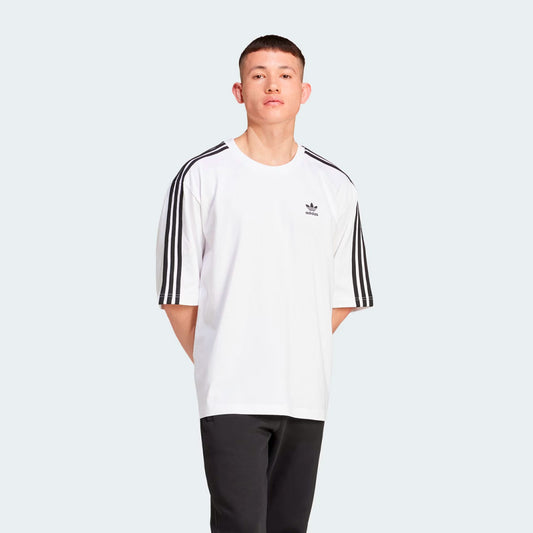 Camiseta adidas Originals oversize en blanco