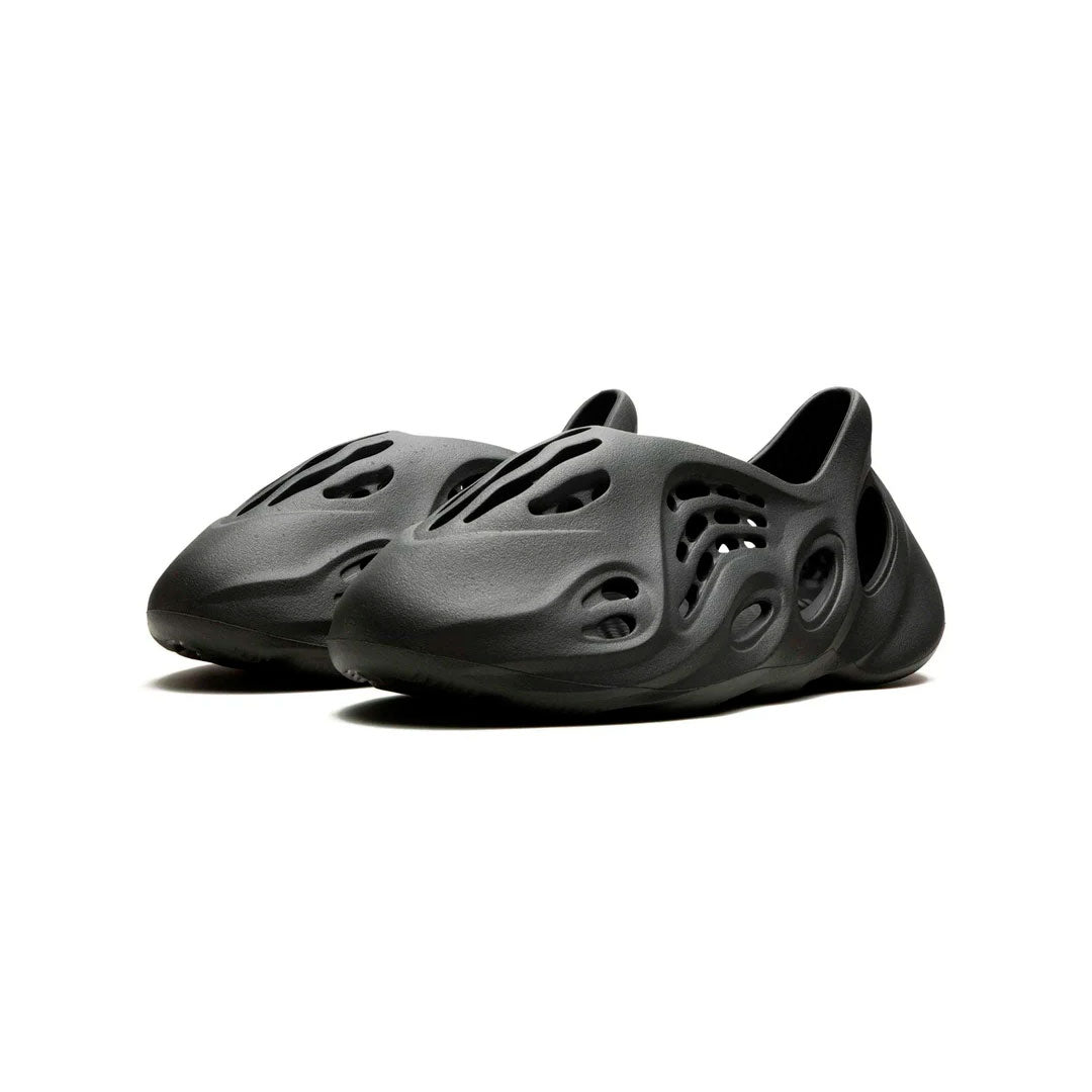 adidas Yeezy Foam RNR Carbon