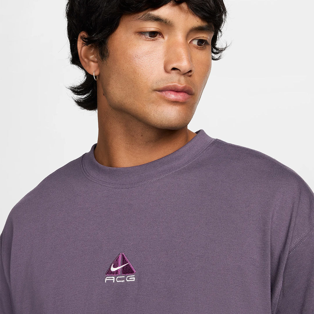 Camiseta Nike ACG Center en violeta