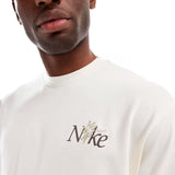 Camiseta Nike Flower en blanco