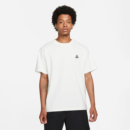 Camiseta Nike ACG en blanco