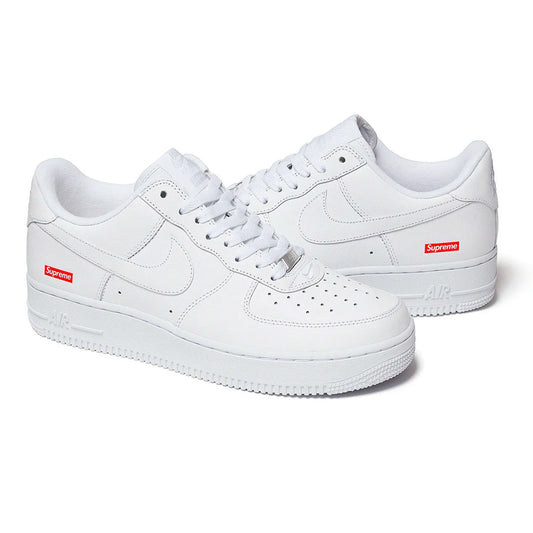 Nike Air Force 1 x Supreme en blanco