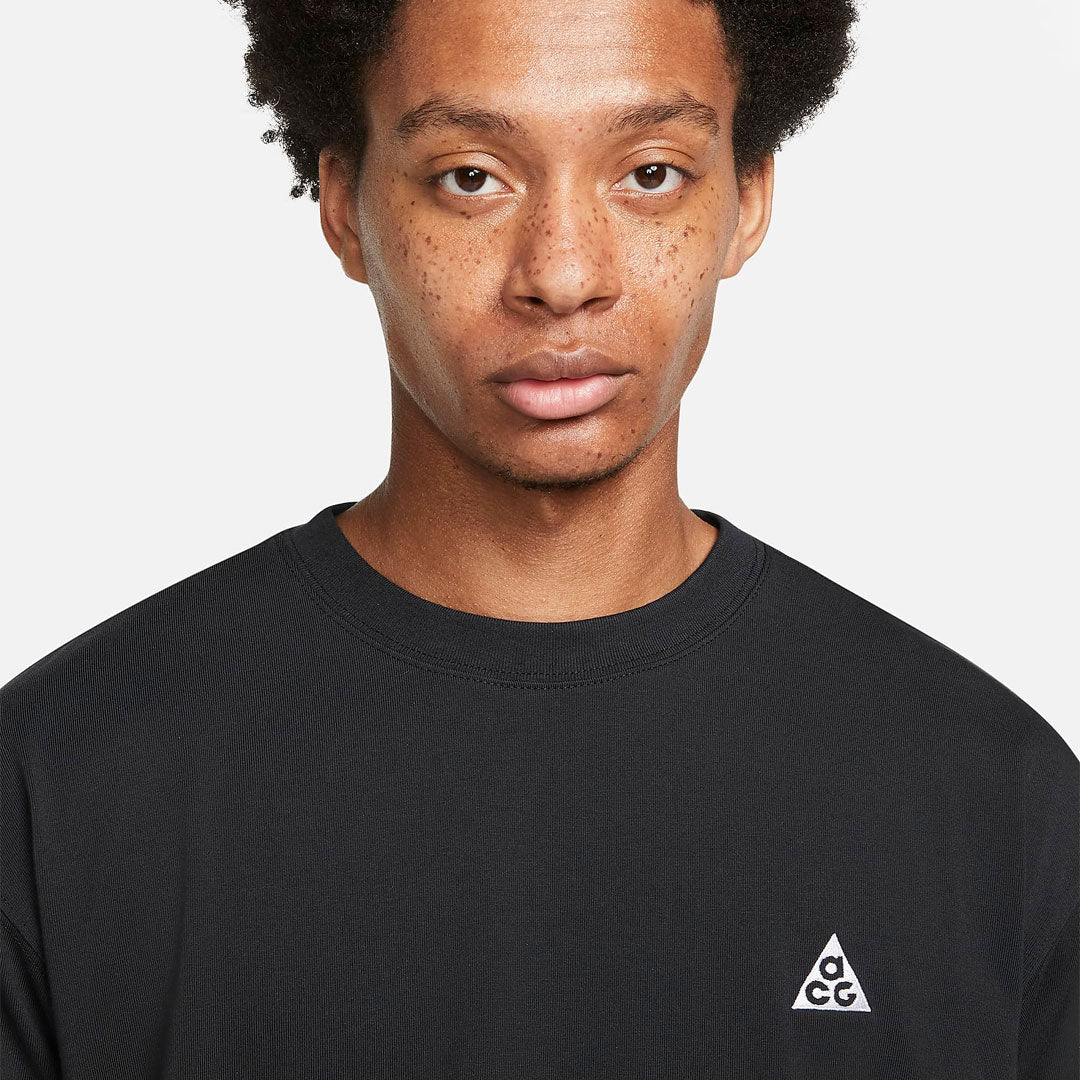 Camiseta Nike ACG en negro