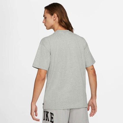 Camiseta Nike SB en gris