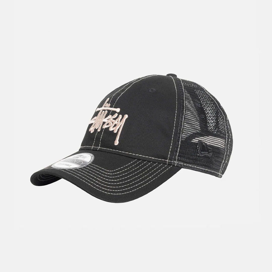 Gorro Stussy x New Era Trucker en negro