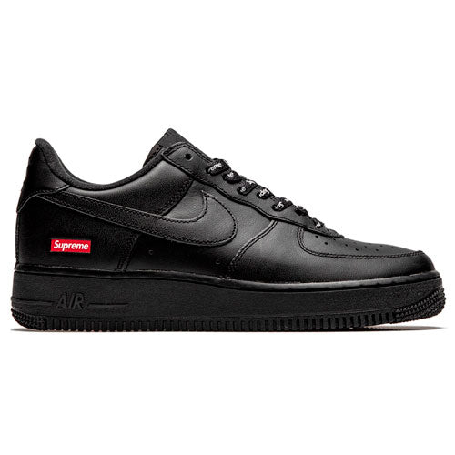 Nike Air Force 1 x Supreme en negro