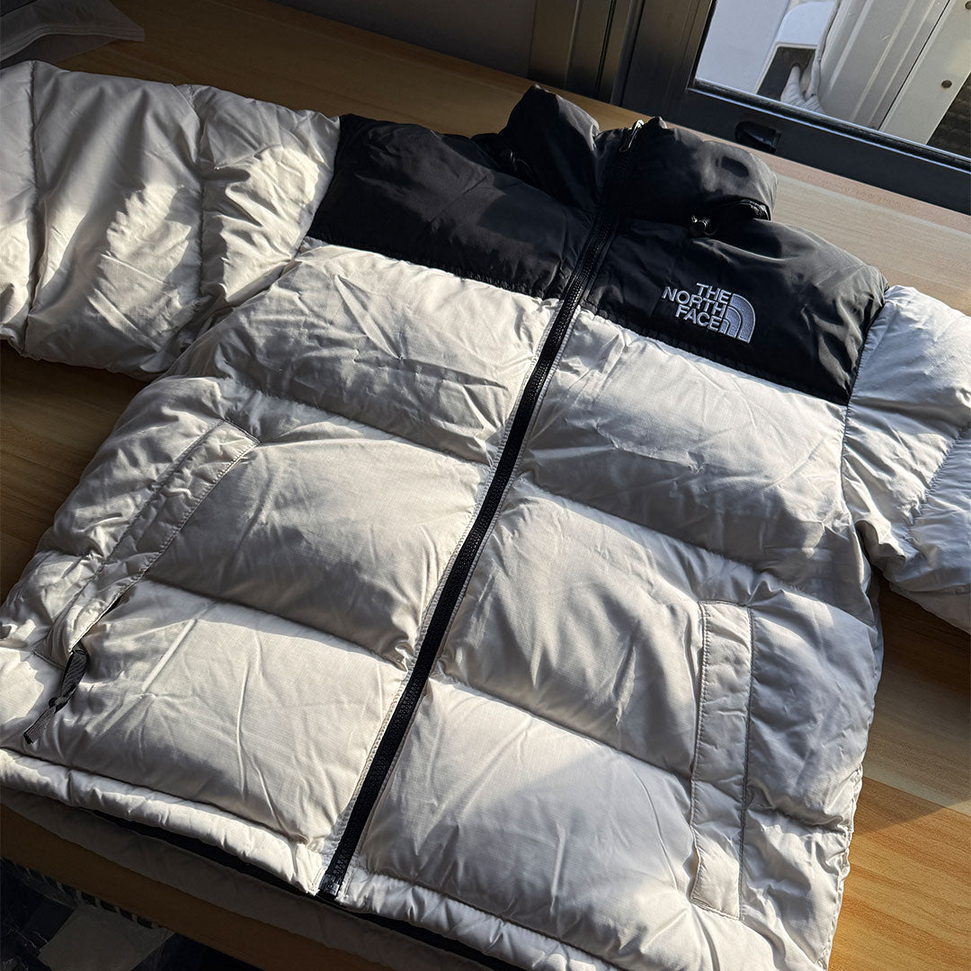 Campera puffer 1996 the north face Retro Nuptse 700 White Dune (used)