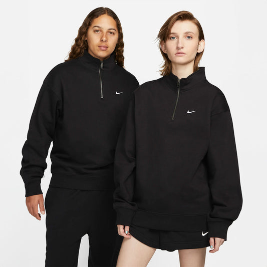 Buzo Nike Solo Swoosh 1/4 zip en negro