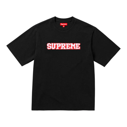 Camiseta Supreme Satin Appliqué en negro