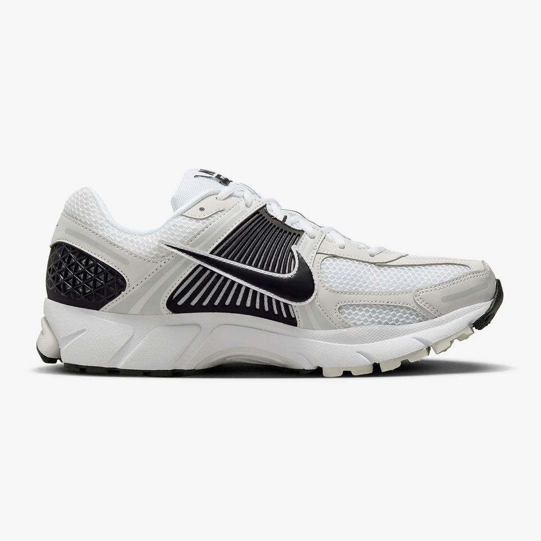 Nike Zoom Vomero 5 White Black