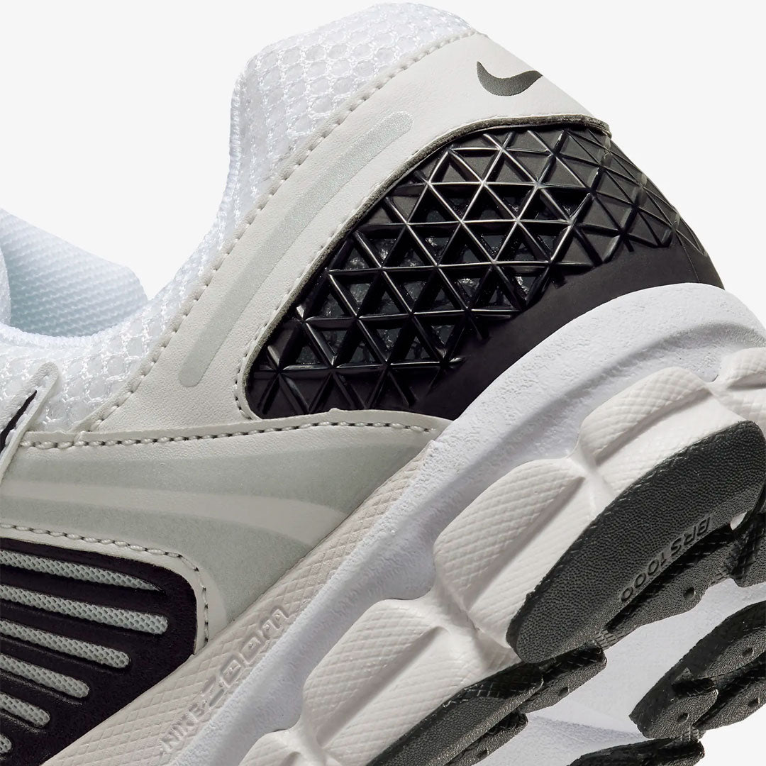 Nike Zoom Vomero 5 White Black