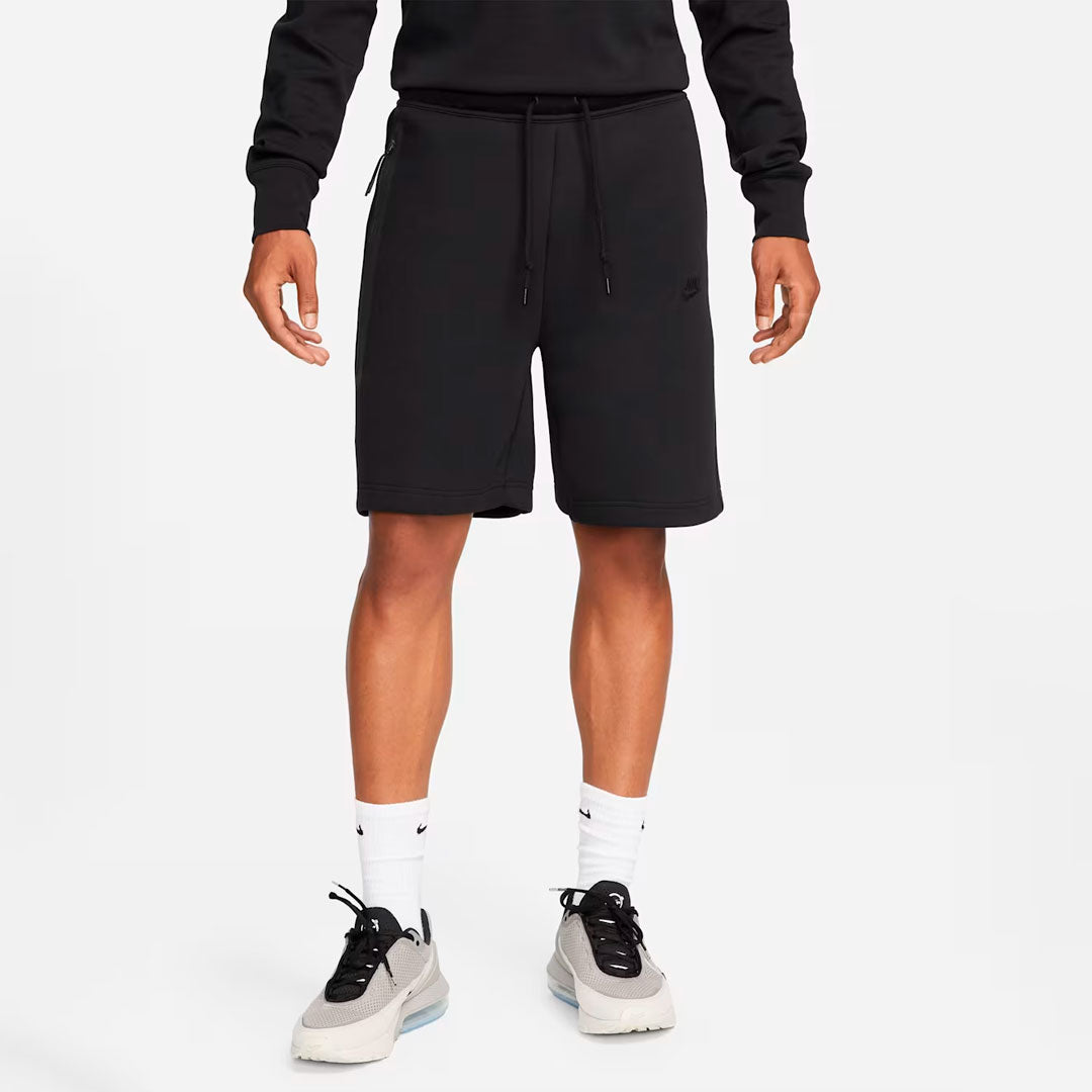 Short Nike Tech en negro