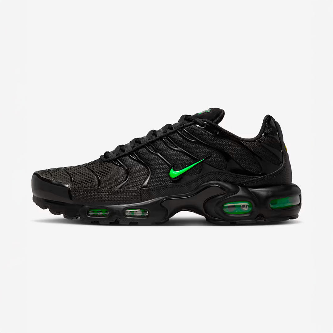 Nike Air Max Plus Black Green Strike