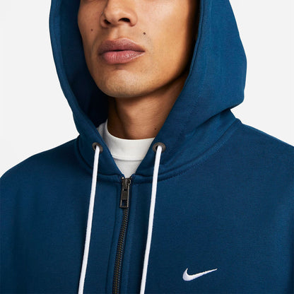 Campera Nike Solo Swoosh en azul